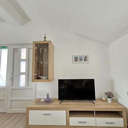 Apartment Vip Pirovac Eksteriør billede
