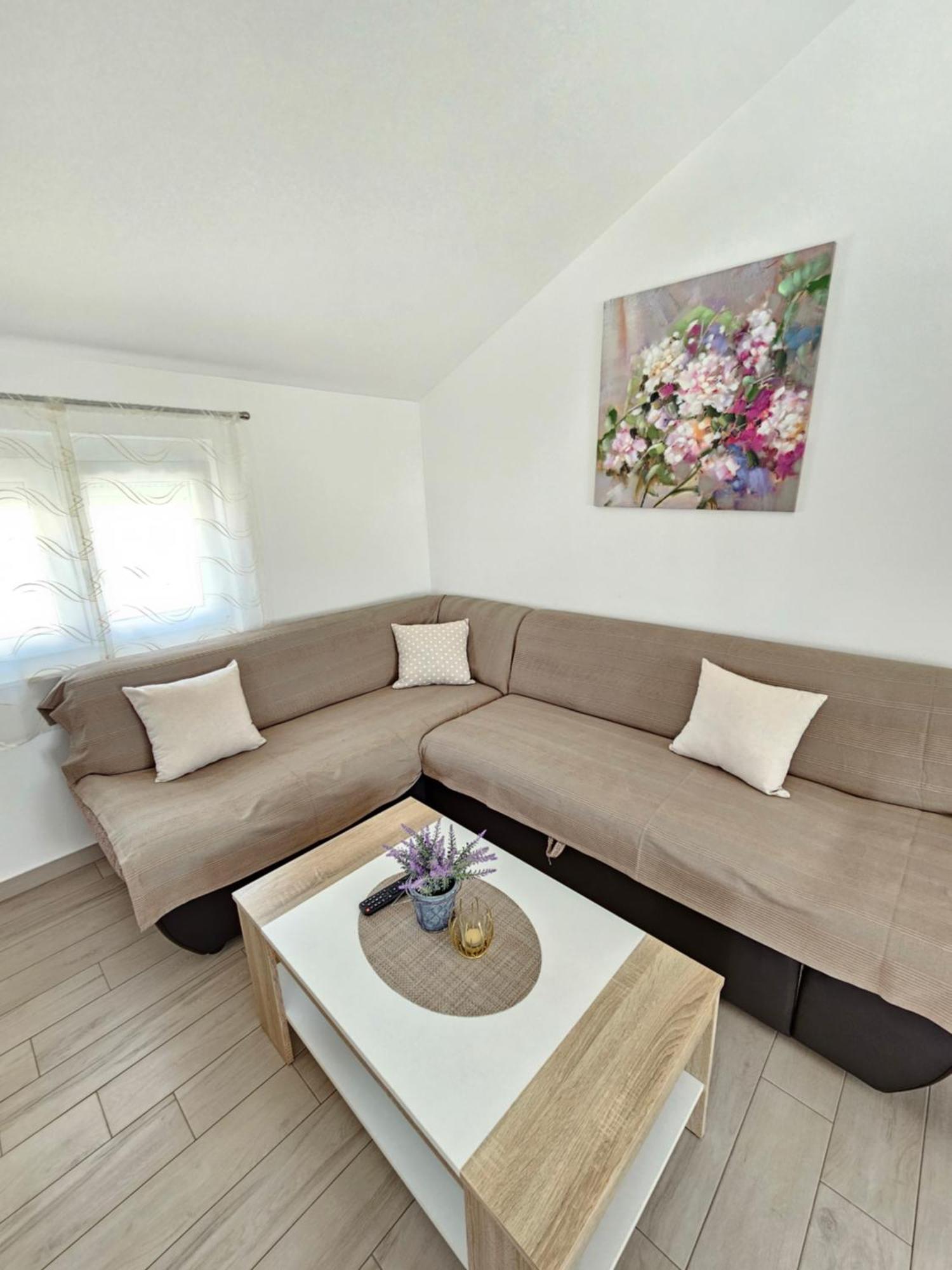Apartment Vip Pirovac Eksteriør billede