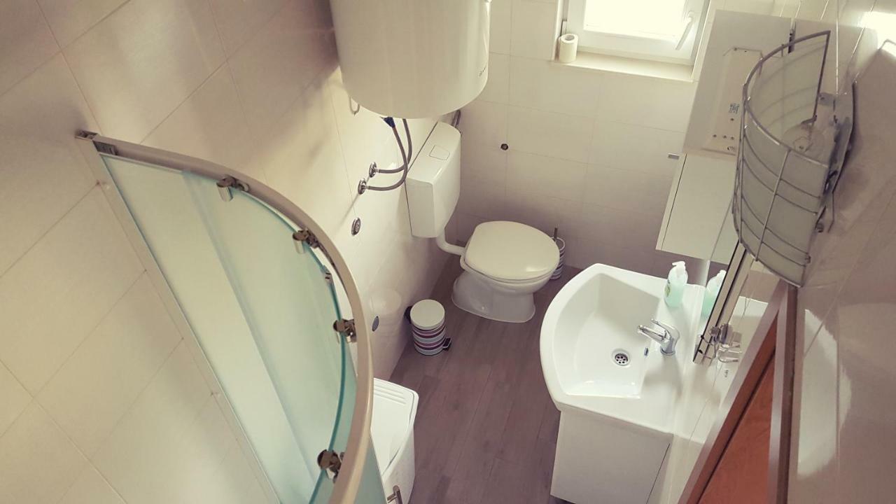 Apartment Vip Pirovac Eksteriør billede